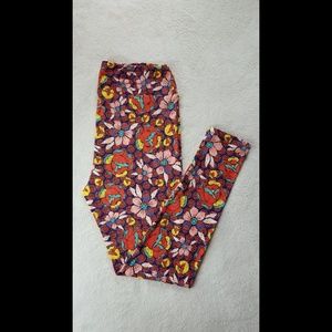 LulaRoe Leggings size Tall & Curvy